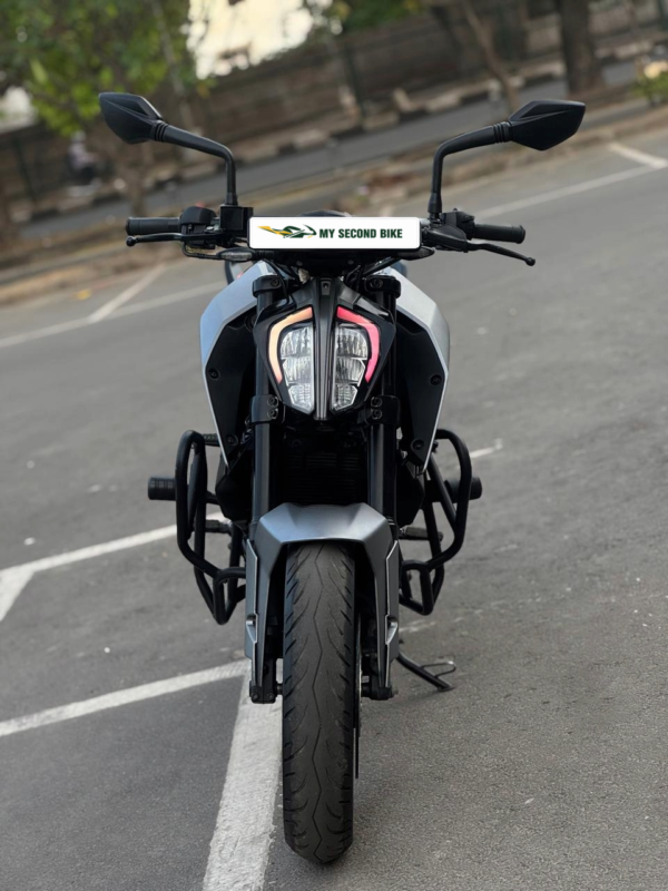 KTM duke200 2023