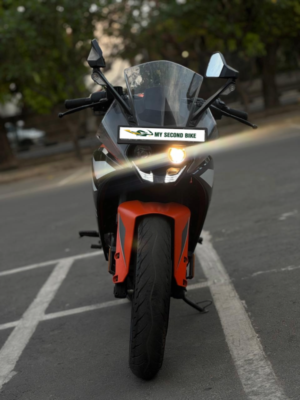KTM RC200 2021