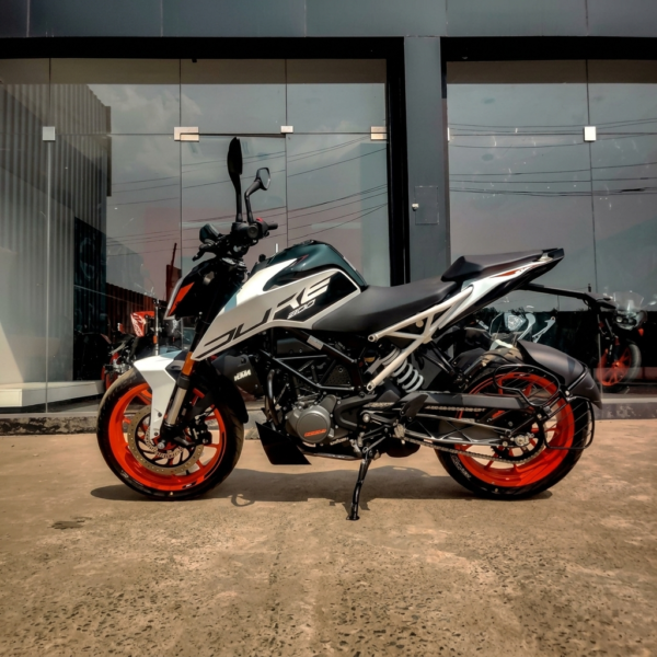KTM duke200 2022