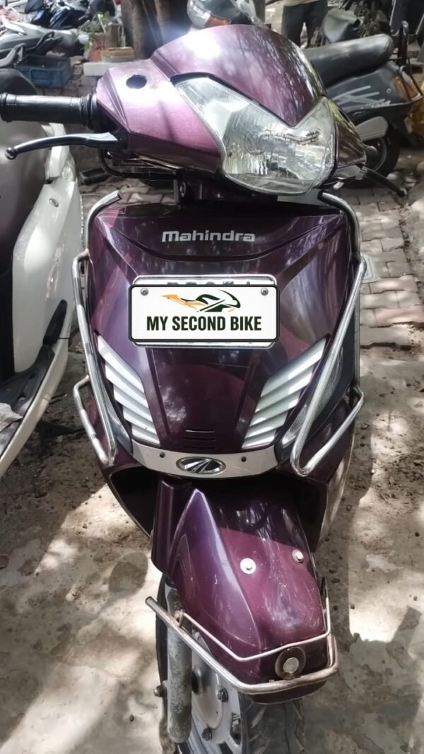 Mahindra GUSTO 2015