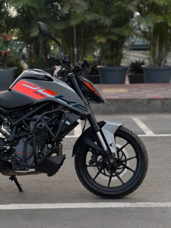 KTM duke200 2023