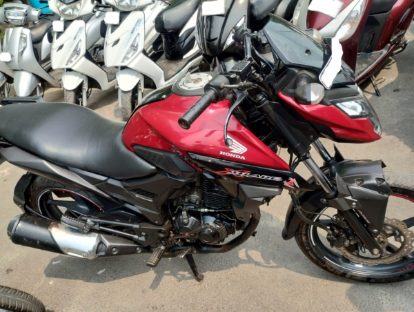 Honda X Blade 2018