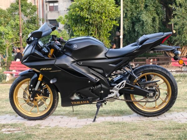 Yamaha R15 V4 2023
