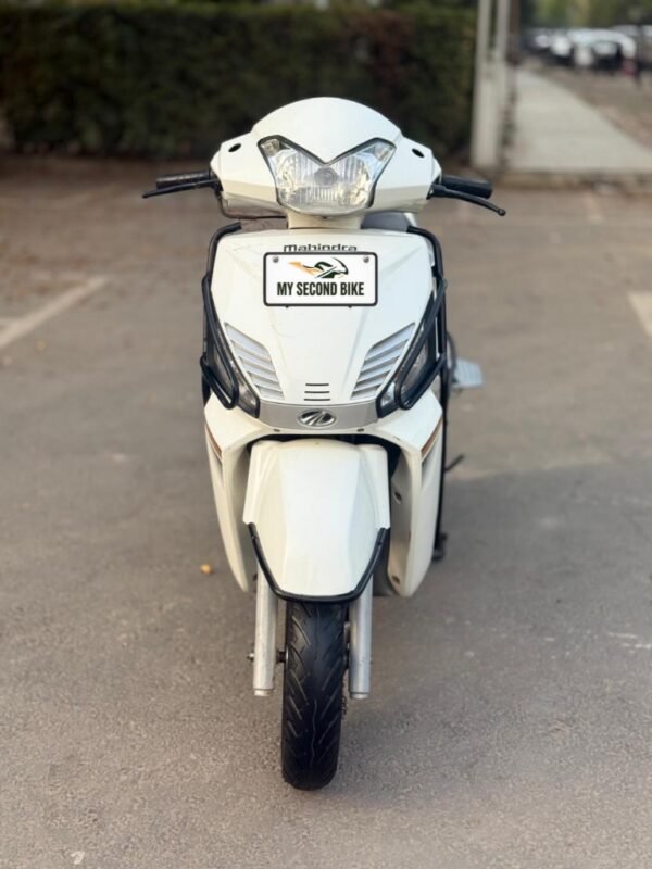 Mahindra Gusto 2016
