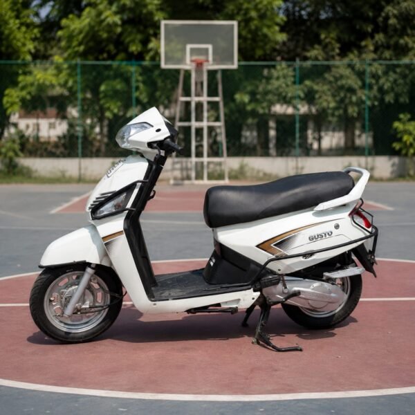 Mahindra Gusto 2016