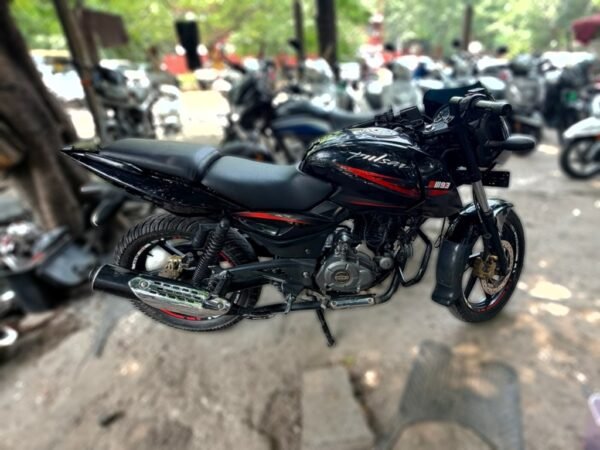 Bajaj Pulsar 180 2017
