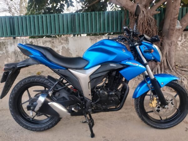 Suzuki Gixxer 2015