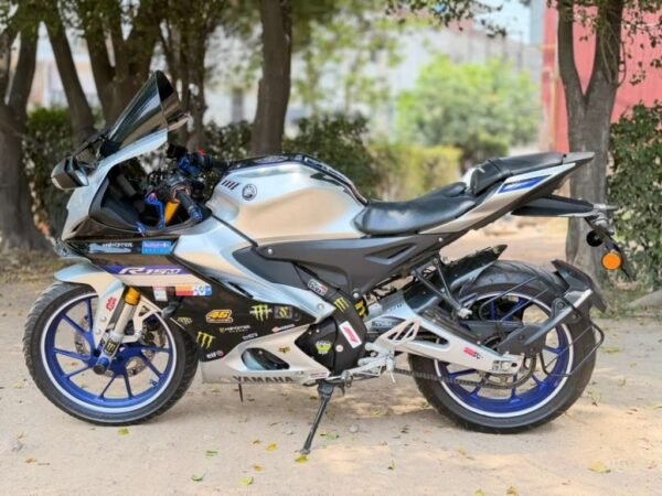 Yamaha R15 M 2025
