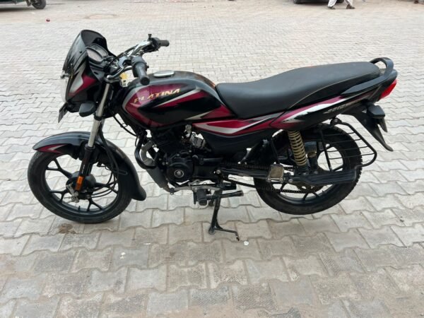 Bajaj Platina 2023