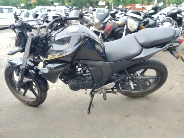 Yamaha FZ 2015