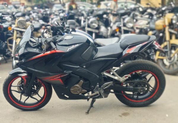 Bajaj Pulsar RS 200 2016