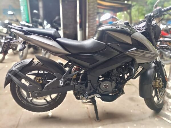 Bajaj Pulsar NS200 2021
