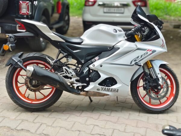 Yamaha R15 V4 2025