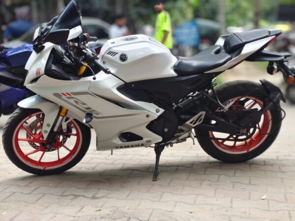 Yamaha R15 V4 2025