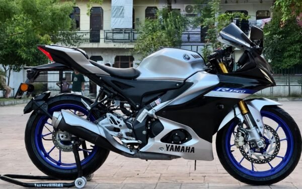 Yamaha R15 M V4 2025