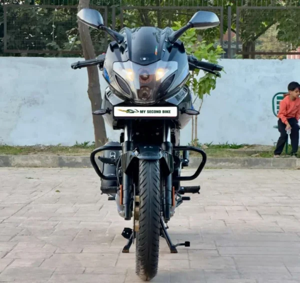 Bajaj Pulsar 220 Fi 2023