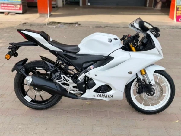 Yamaha R15 2025