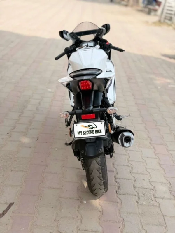 Yamaha R15 2025