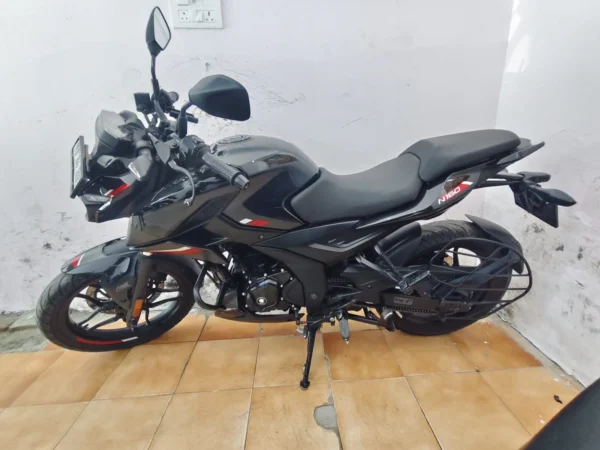 Bajaj Pulsar N160 2023