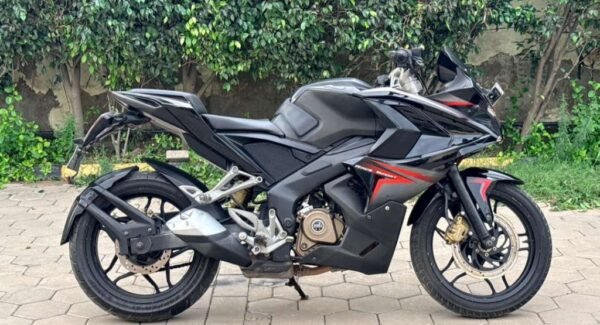 Bajaj Pulsar RS 200 2016