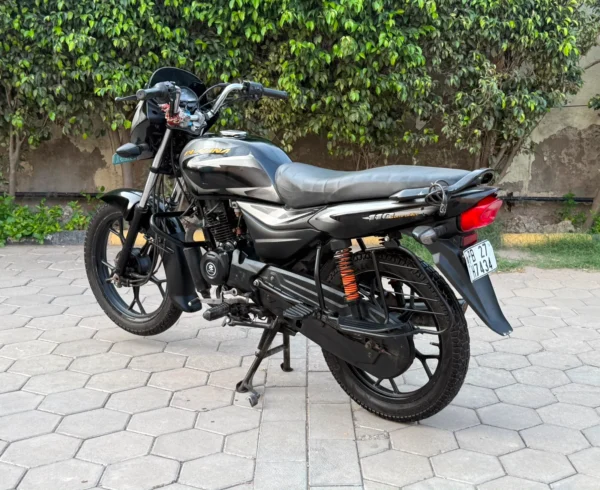 Bajaj Platina 2023
