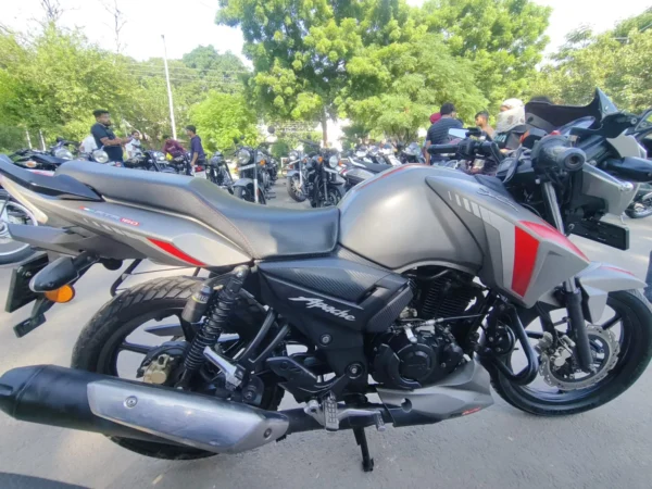TVS Apache 2022