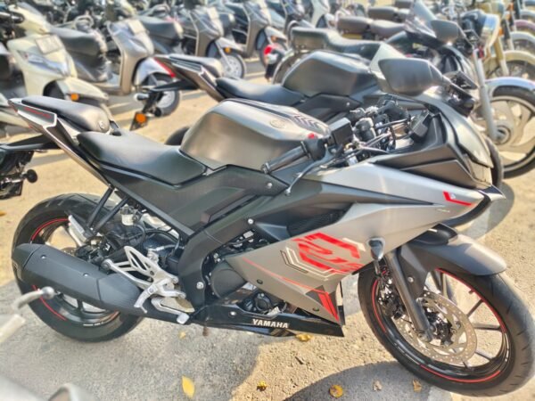 Yamaha R15 2021