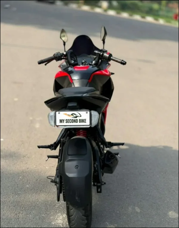 Bajaj Pulsar RS 200 2025